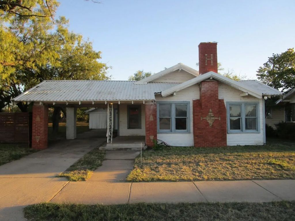 445 W Lake Drive, Hamlin