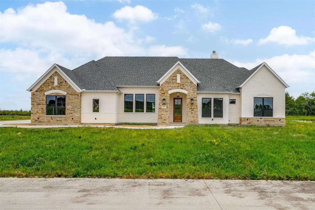 125 Aiden Drive, Waxahachie