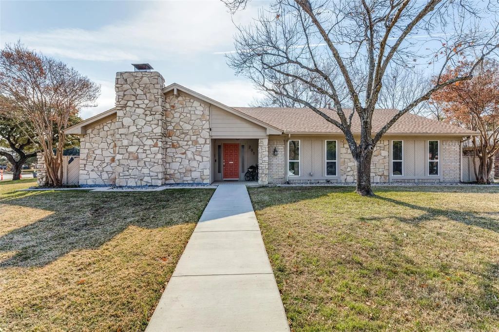 201 Hillview Drive, Hurst