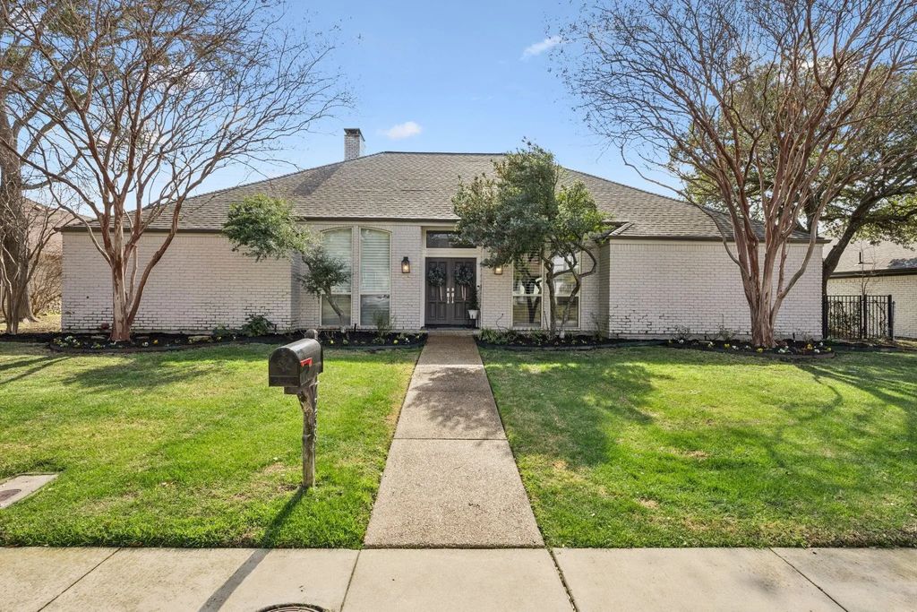 7238 Holyoke Drive, Dallas