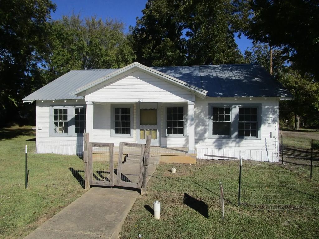 801 W Pierce Street, Clarksville