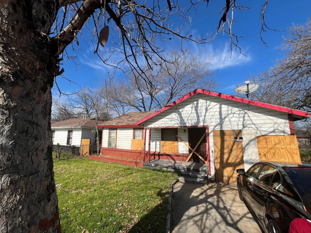 3919 E Berry Street, Fort Worth