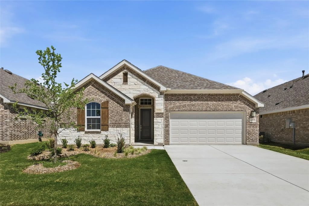 4932 Water Lily Lane, Fort Worth
