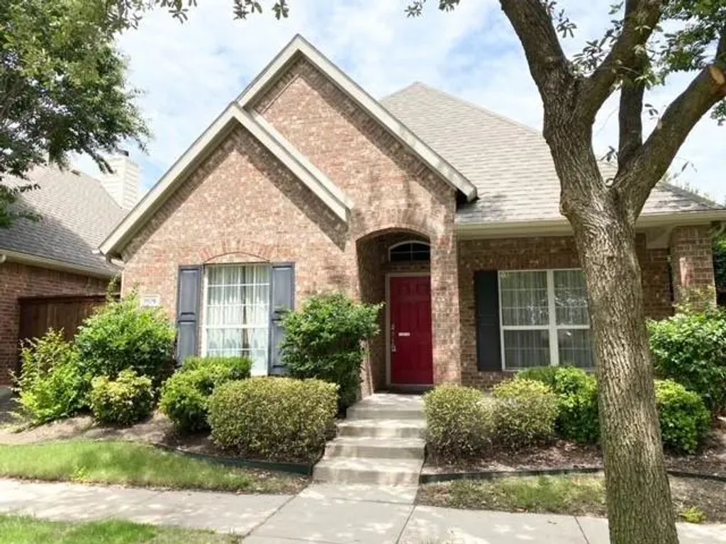 7676 Saint Stephens Square, Frisco