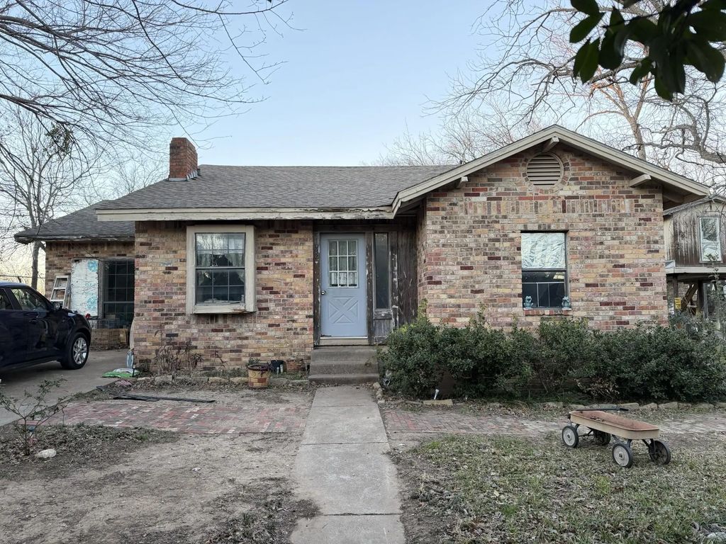 1032 W Oak Street A, Weatherford