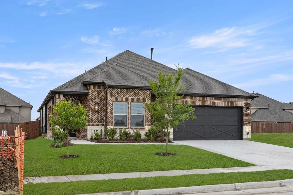 1315 Woodpecker Lane, Mansfield