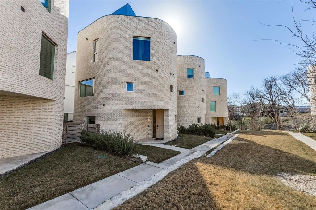 308 Blackland Court, Dallas