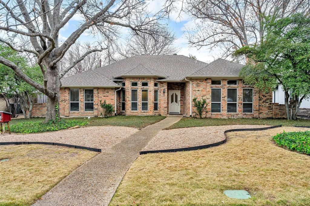 9009 Windy Crest Drive, Dallas