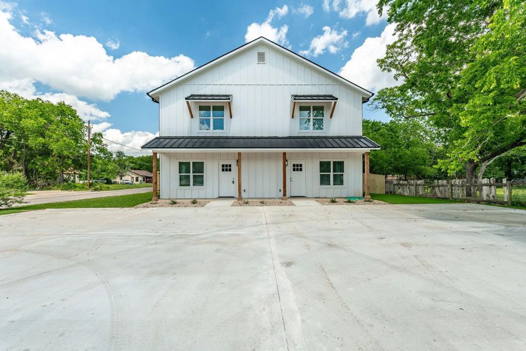 981 N Clinton Street, Stephenville