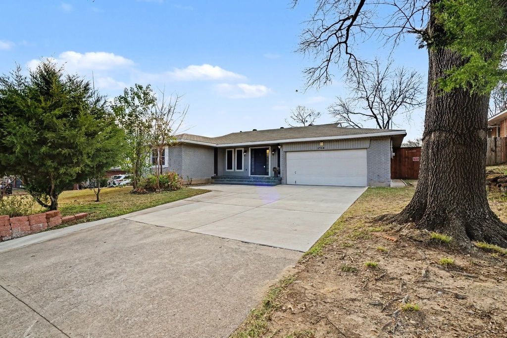 1714 E Union Bower Road, Irving