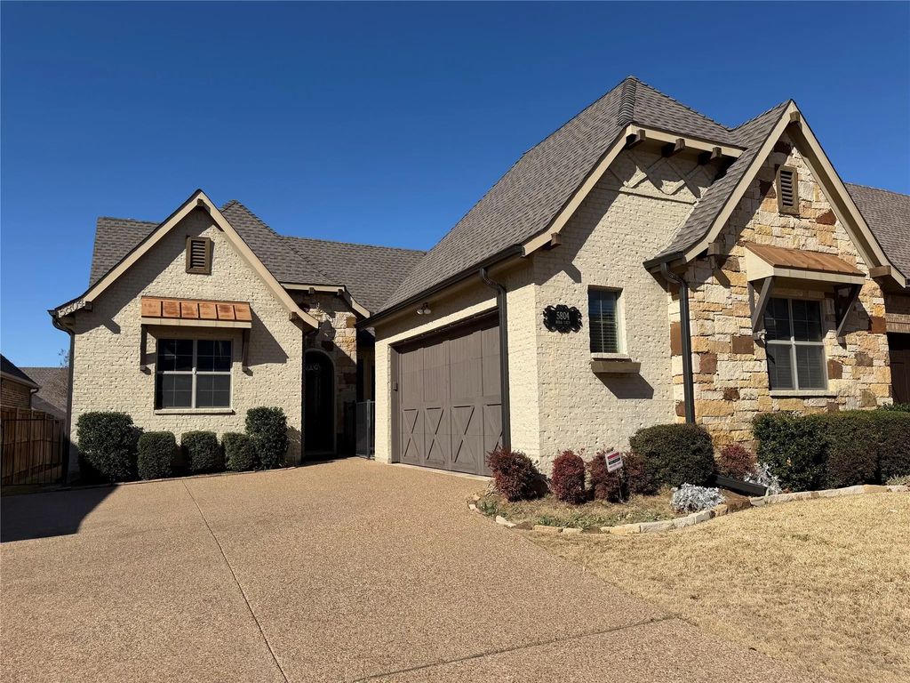 5804 Mira Lago Lane, Arlington