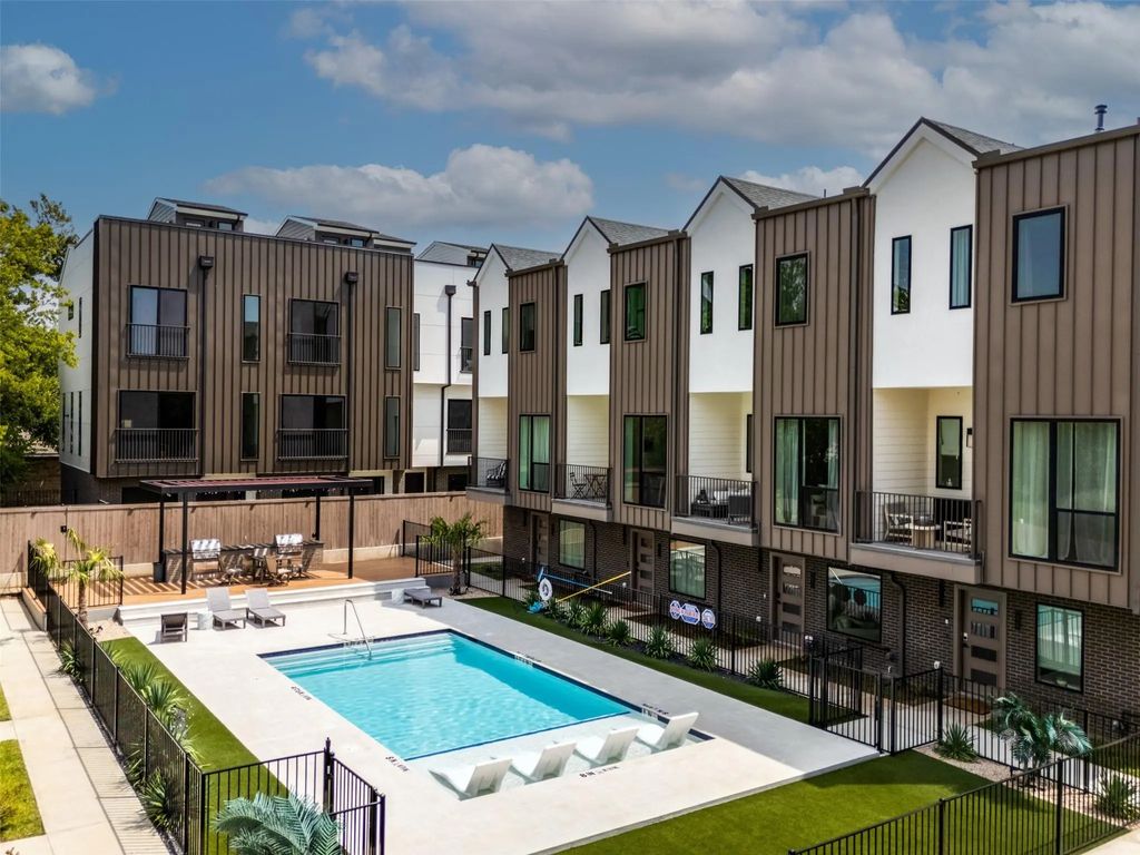 4517 Munger Avenue 105, Dallas