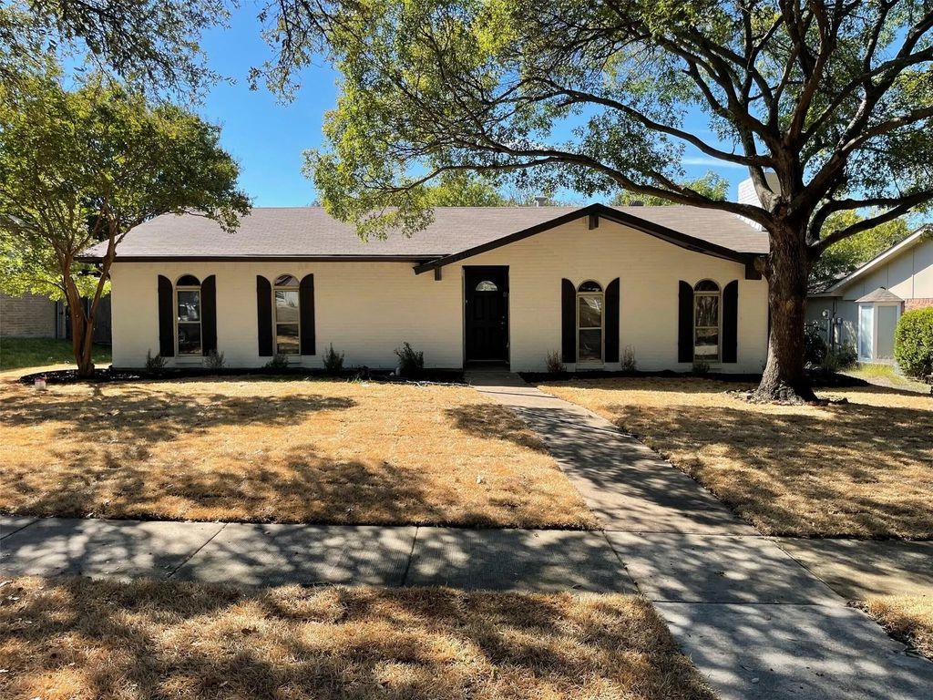 1420 Cross Bend Road, Plano