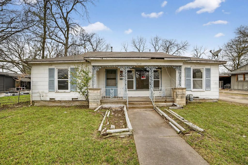 2519 Taylor Street, Commerce