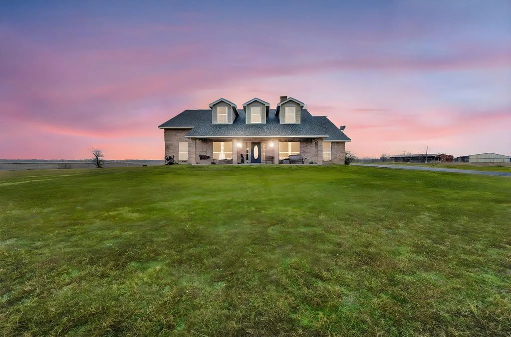 839 Walker Creek Road, Ennis
