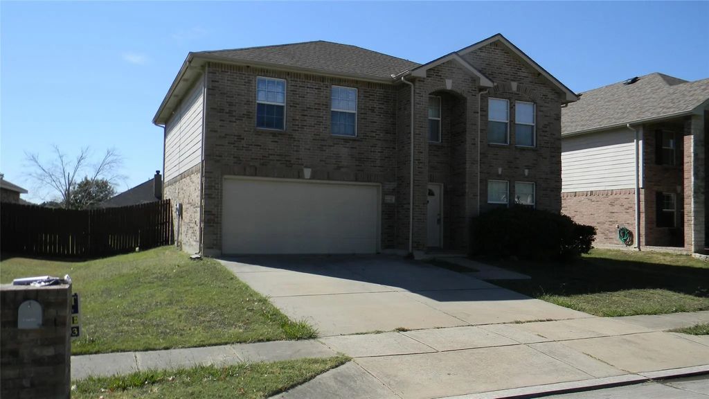 4632 Pangolin Drive, Fort Worth