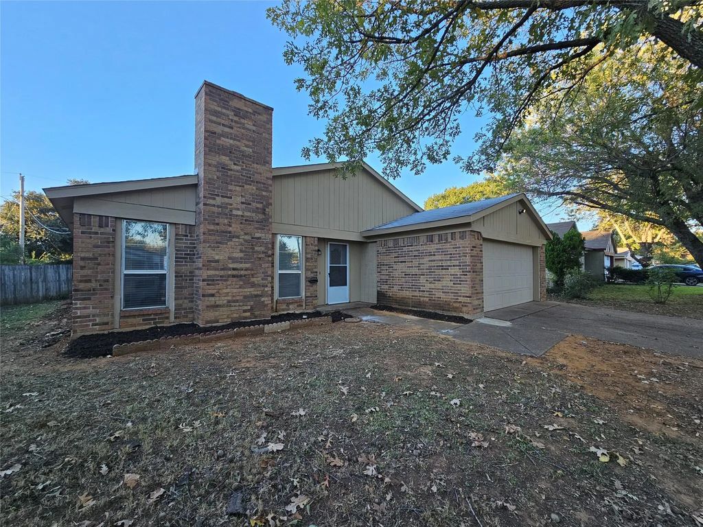 308 Royal Field Drive, Arlington