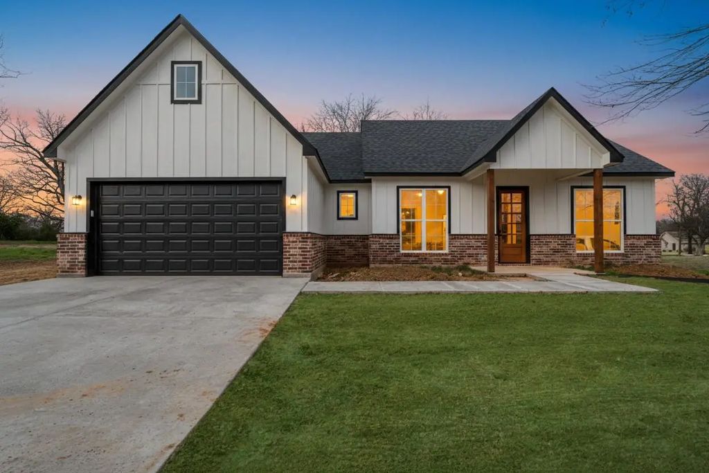 535 E Fairview St, Blossom