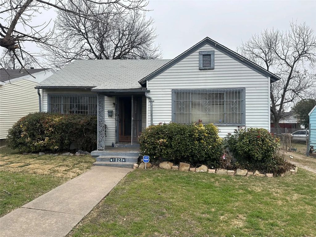 1523 E Elmore Avenue, Dallas