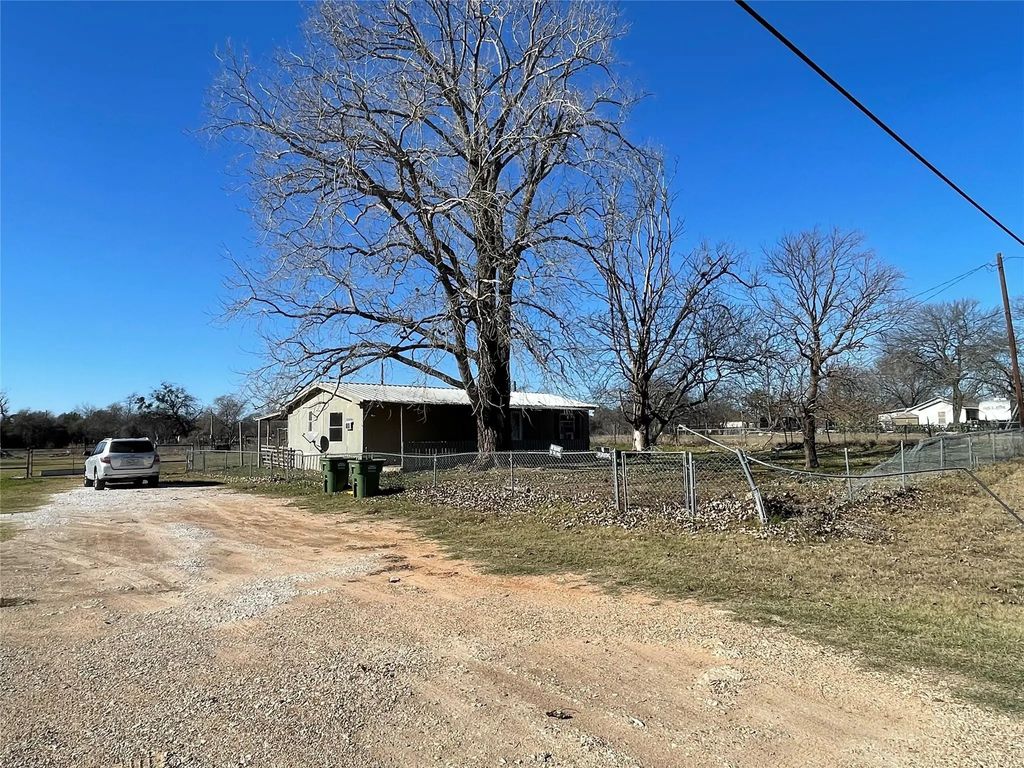 1520 Old Dallas Road, Bellmead