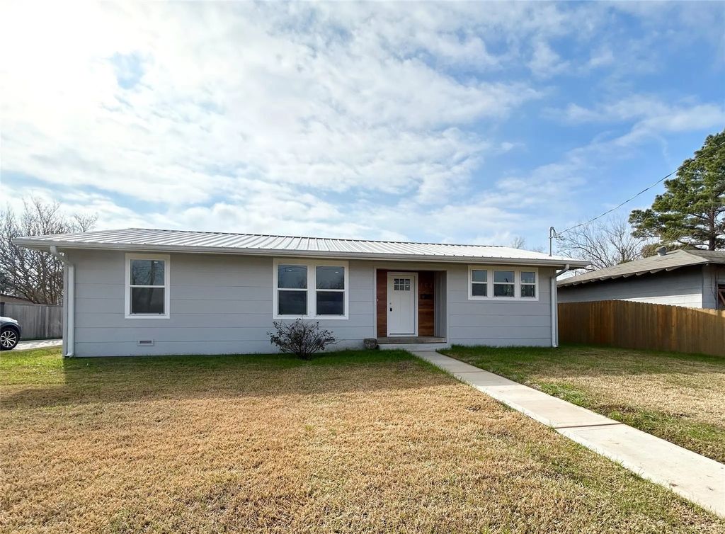 102 Colorado Street, Sulphur Springs