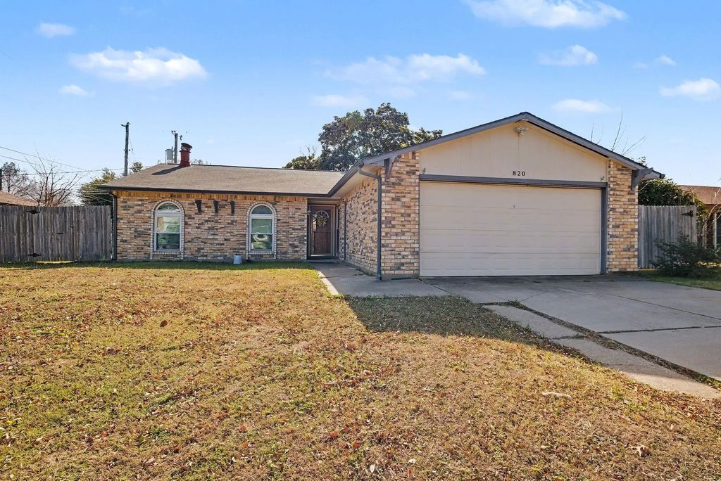 820 Levelland Drive, Arlington