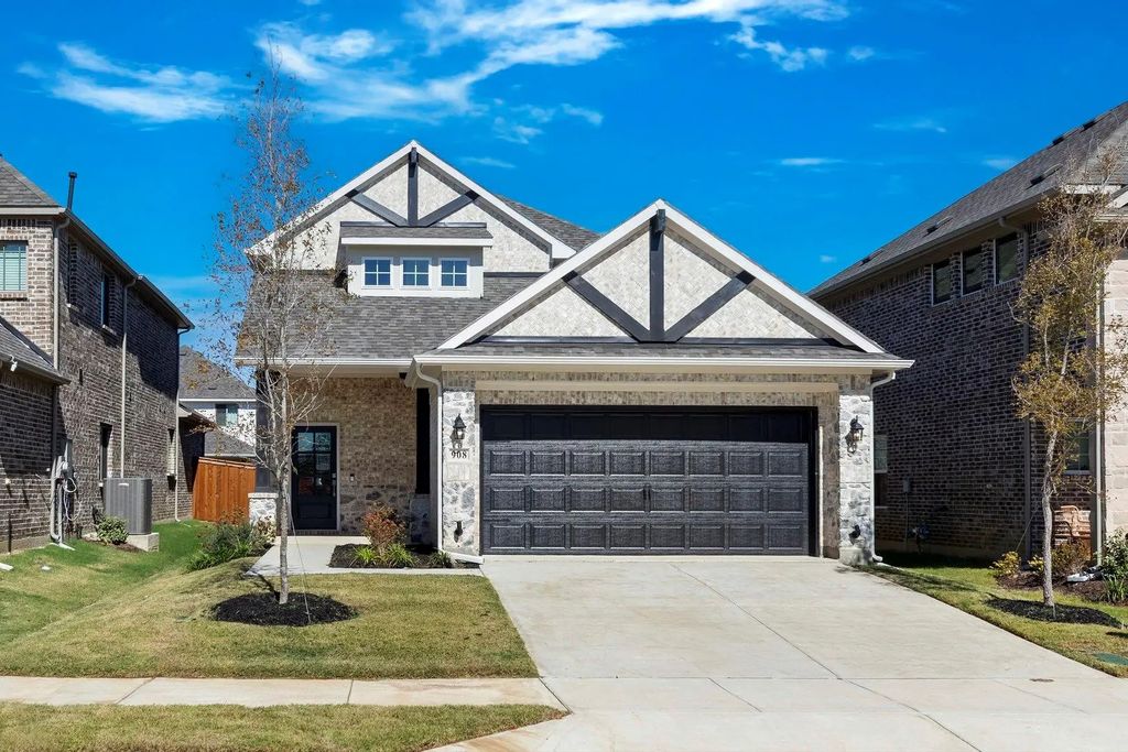 908 Apeldoorn Trail, Little Elm