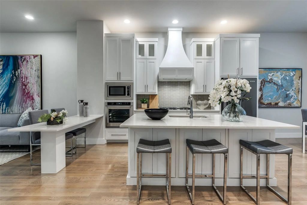 1129 Manderly Court, Dallas