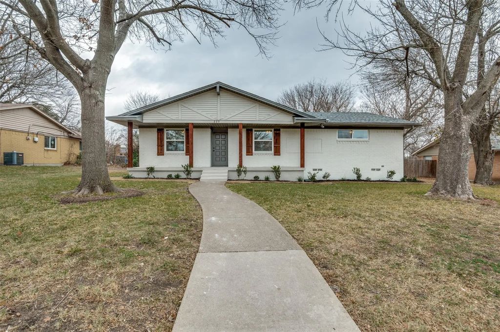 225 Highridge Drive, DeSoto