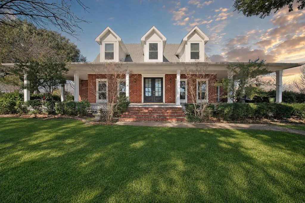405 Chippendale Drive, Heath