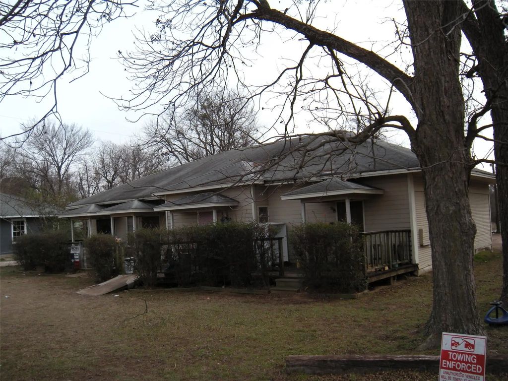 2180 E Cherry, Paris