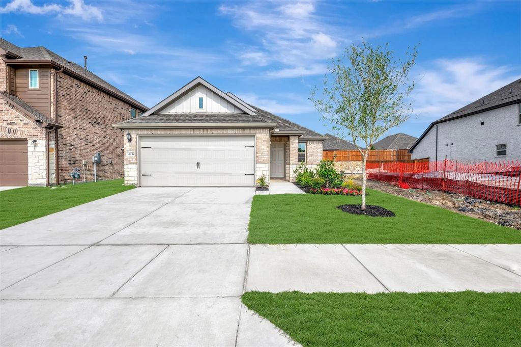 418 Silent Pond Park, Lavon