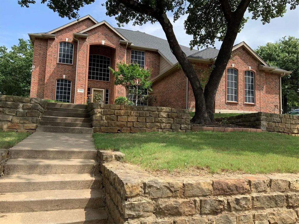 1413 Blue Quail Run, Crowley