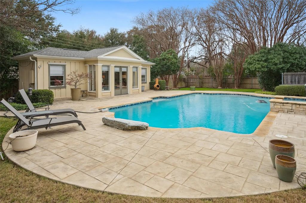 7414 Spring Valley Road, Dallas