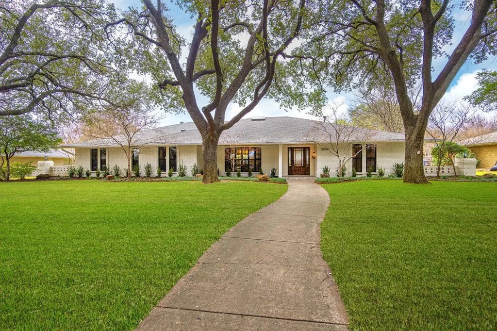 3939 Courtshire Drive, Dallas
