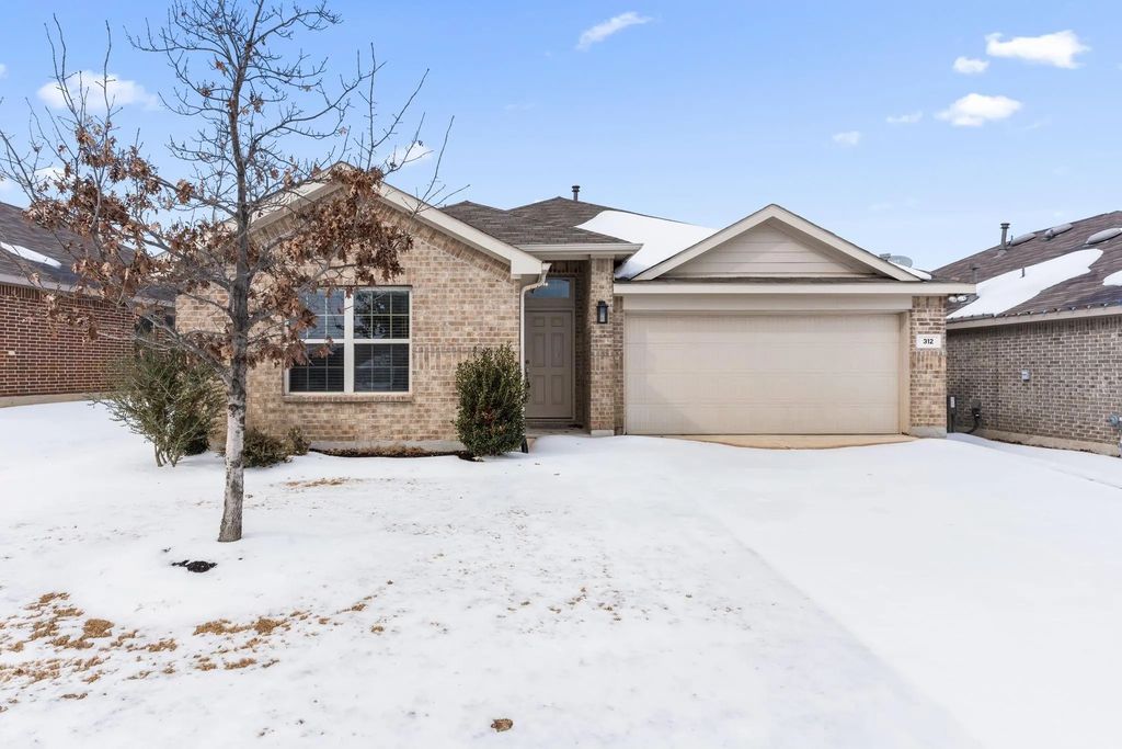 312 Saguaro Drive, Fort Worth