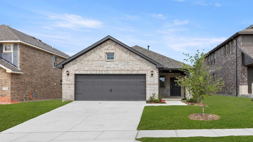 1734 Coachman Drive, Forney