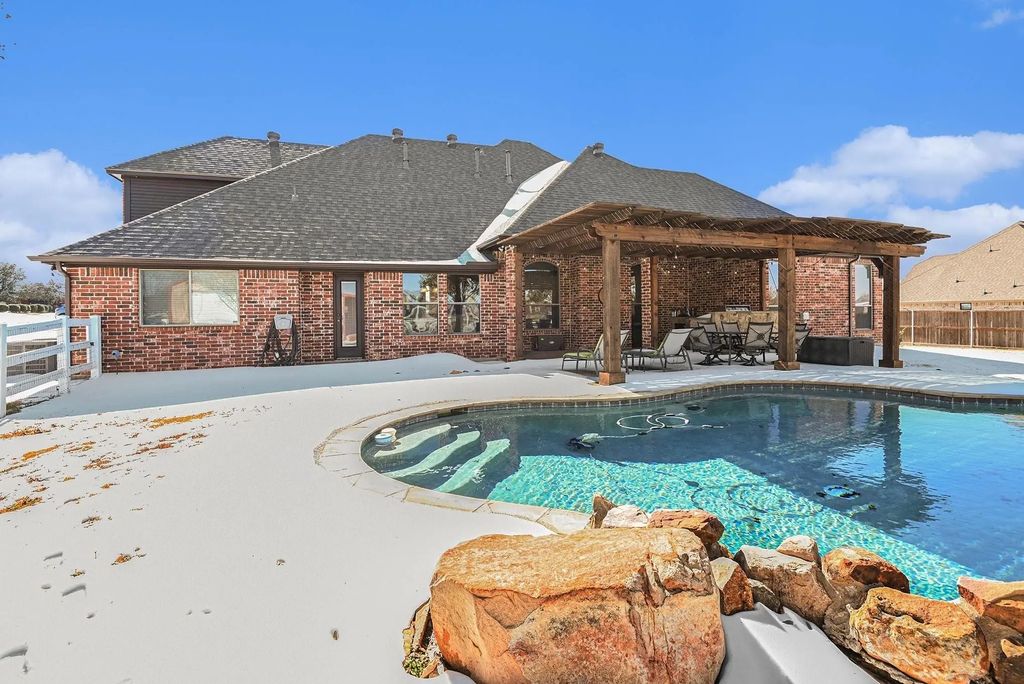 516 Singing Quail Trail, Haslet