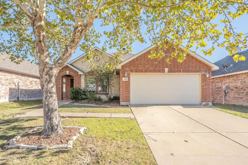 712 Grant Street, Burleson