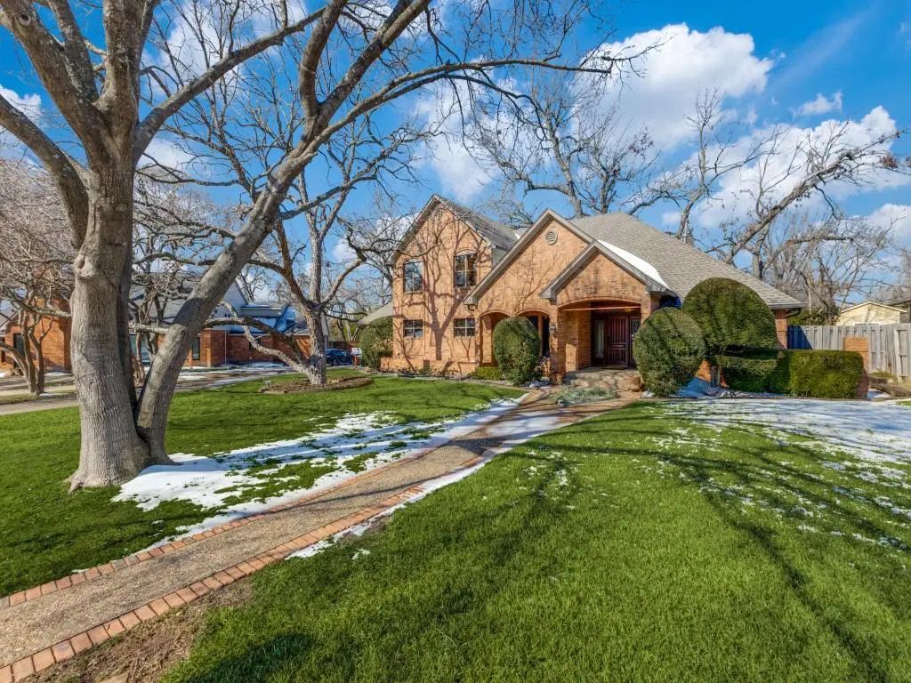 9915 Wood Forest Drive, Dallas