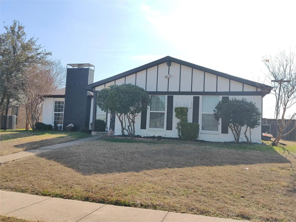 2700 Winding Creek Drive, Carrollton