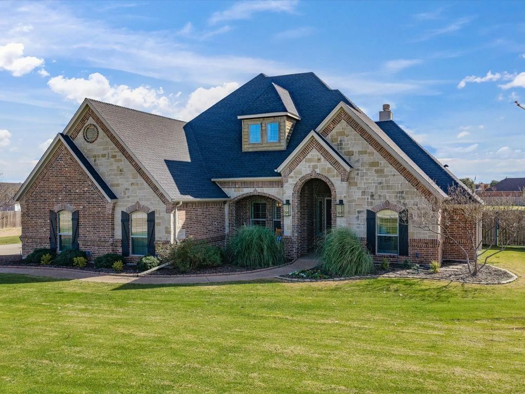 105 Mesquite Court, Decatur