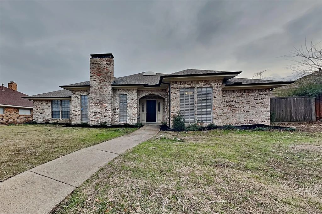 3320 Cross Bend Road, Plano