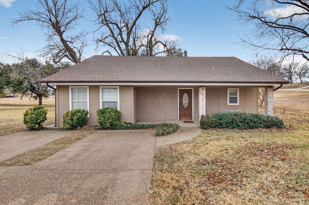 135 Lakeview Drive, Runaway Bay