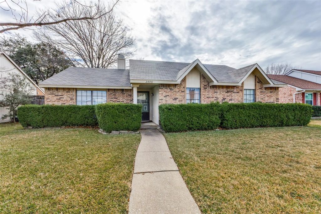 2806 Hackberry Lane, Garland