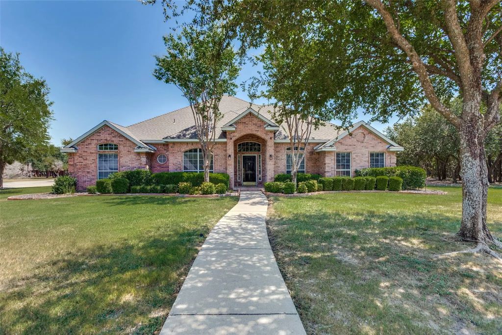 207 Highland Drive, Aledo
