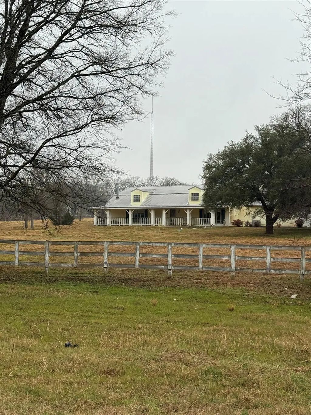 111 Private Road 7925, Edgewood