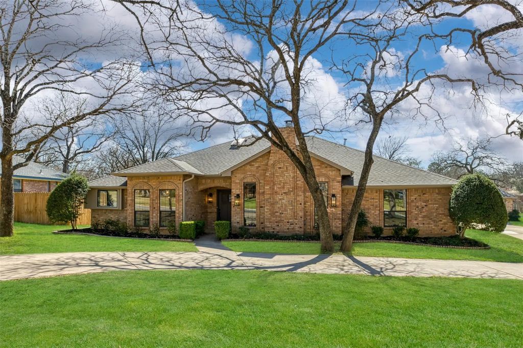 408 Moonlight Lane, Keller