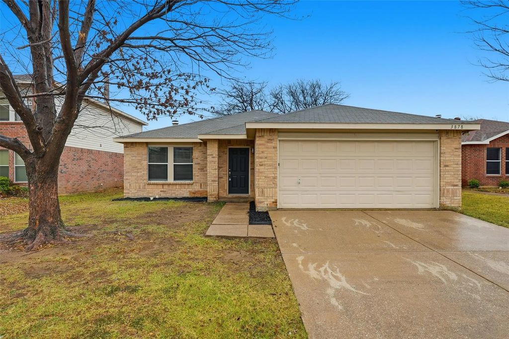 3878 Fox Meadow Way, Fort Worth