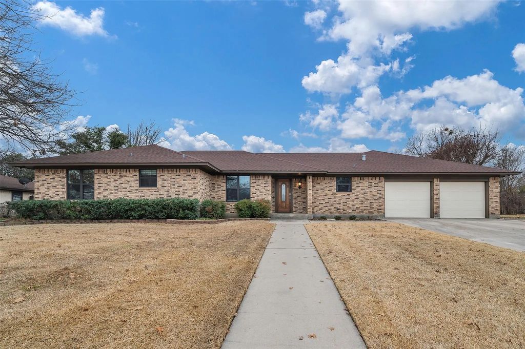 1061 Cherry Lane, Muenster